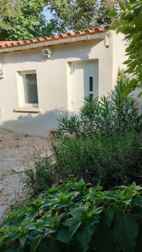 Maisonnette en Provence climatisée, wifi, parking